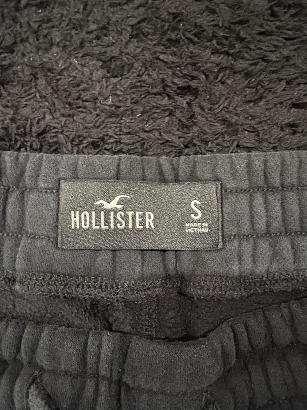 Hollister Men’s 5” Fleece Shorts-Black-Good condition - Picture 4 of 4